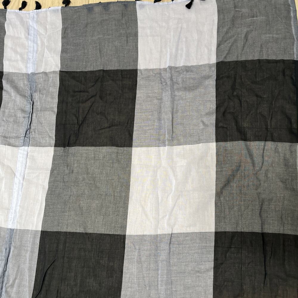2015/2016 Black/Grey/White LULULEMON Sun to Moon Tassle Scarf - Picture 3 of 9